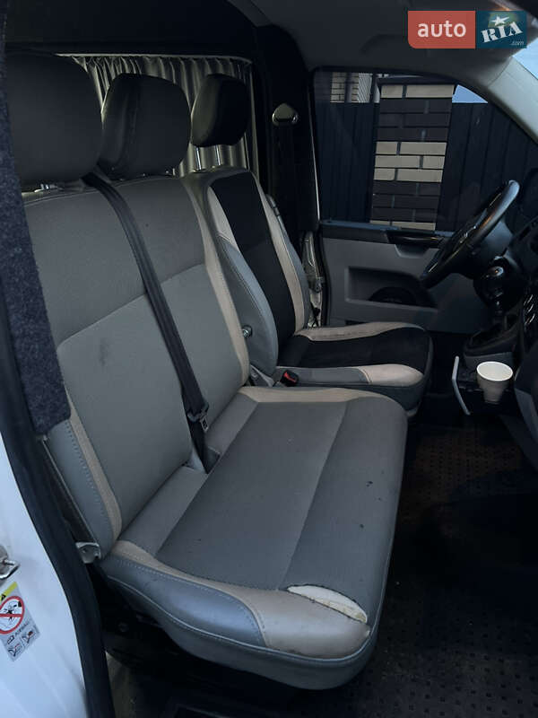 Минивэн Volkswagen Transporter 2010 в Могилев-Подольске