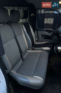 Минивэн Volkswagen Transporter 2010 в 