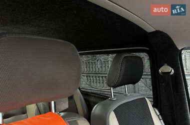 Минивэн Volkswagen Transporter 2010 в 