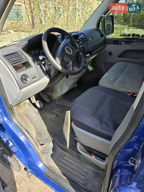 Борт Volkswagen Transporter 2004 в Конотопе
