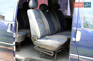 Мінівен Volkswagen Transporter 2000 в 