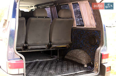 Мінівен Volkswagen Transporter 2000 в 