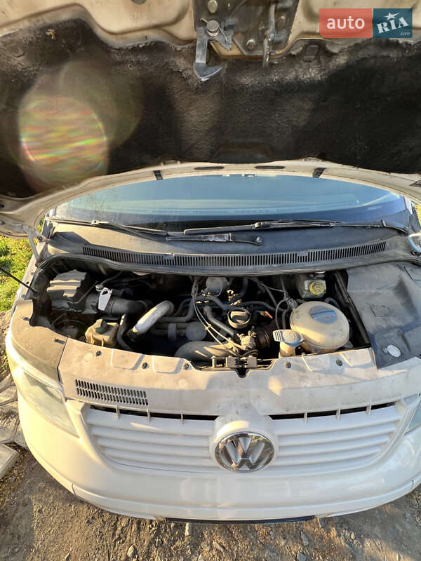 Грузовой фургон Volkswagen Transporter 2006 в Подольске