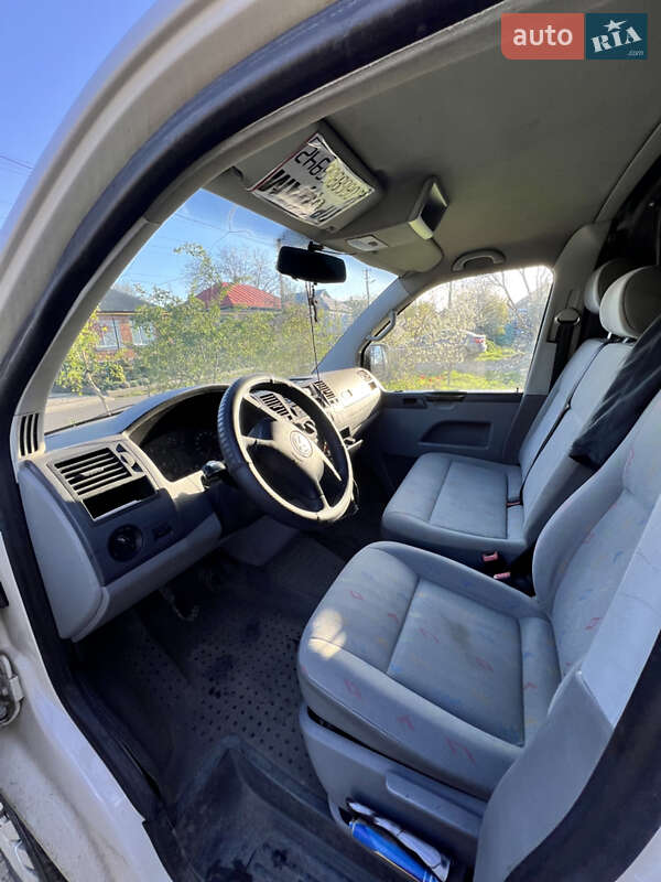 Грузовой фургон Volkswagen Transporter 2006 в Подольске