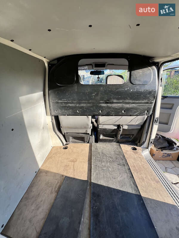 Грузовой фургон Volkswagen Transporter 2006 в Подольске