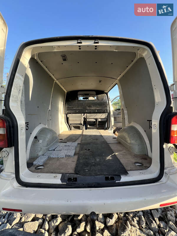 Грузовой фургон Volkswagen Transporter 2006 в Подольске