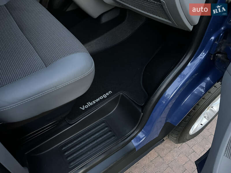 Минивэн Volkswagen Transporter 2012 в Киеве