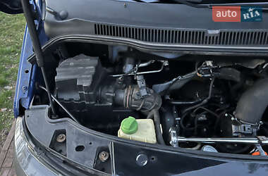 Мінівен Volkswagen Transporter 2012 в 