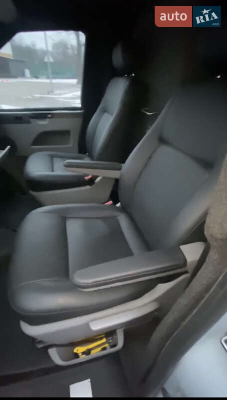 Вантажний фургон Volkswagen Transporter 2006 в Харкові