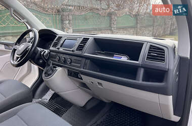 Минивэн Volkswagen Transporter 2015 в 