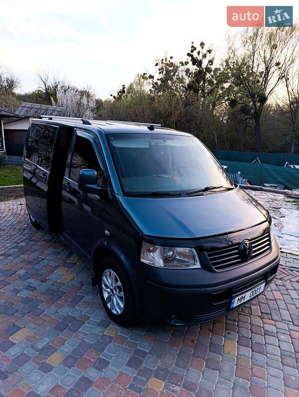 Минивэн Volkswagen Transporter 2004 в Обухове