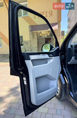 Минивэн Volkswagen Transporter 2017 в 