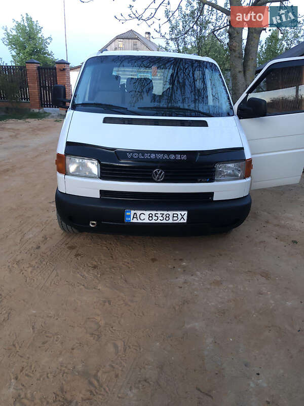 Минивэн Volkswagen Transporter 2000 в 