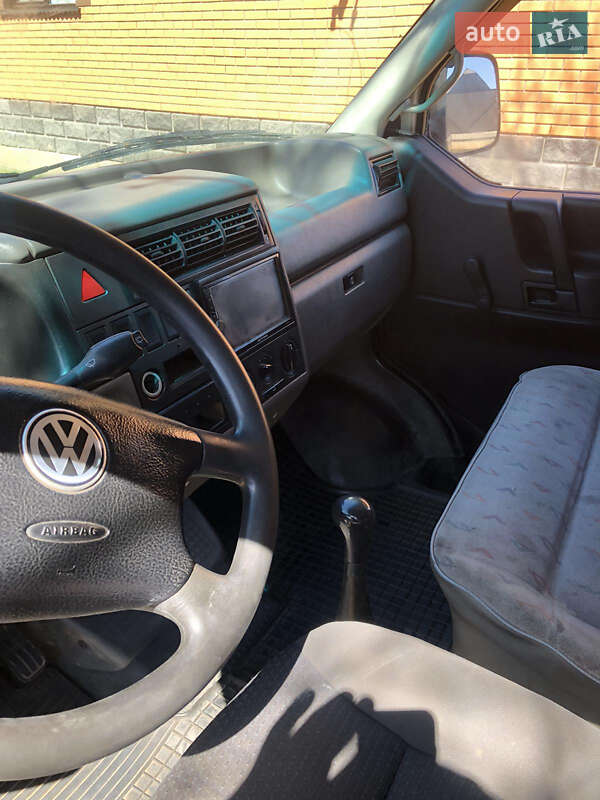 Минивэн Volkswagen Transporter 2000 в Камне-Каширском