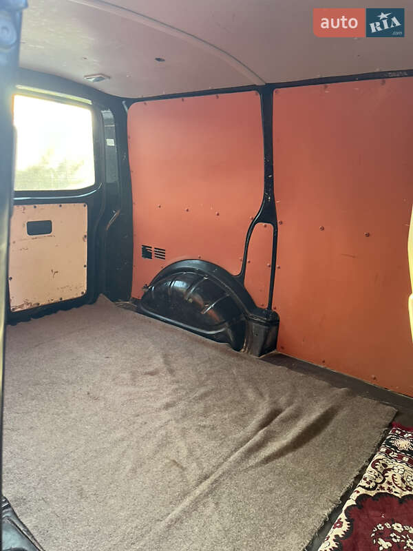 Вантажний фургон Volkswagen Transporter 2011 в Виноградові