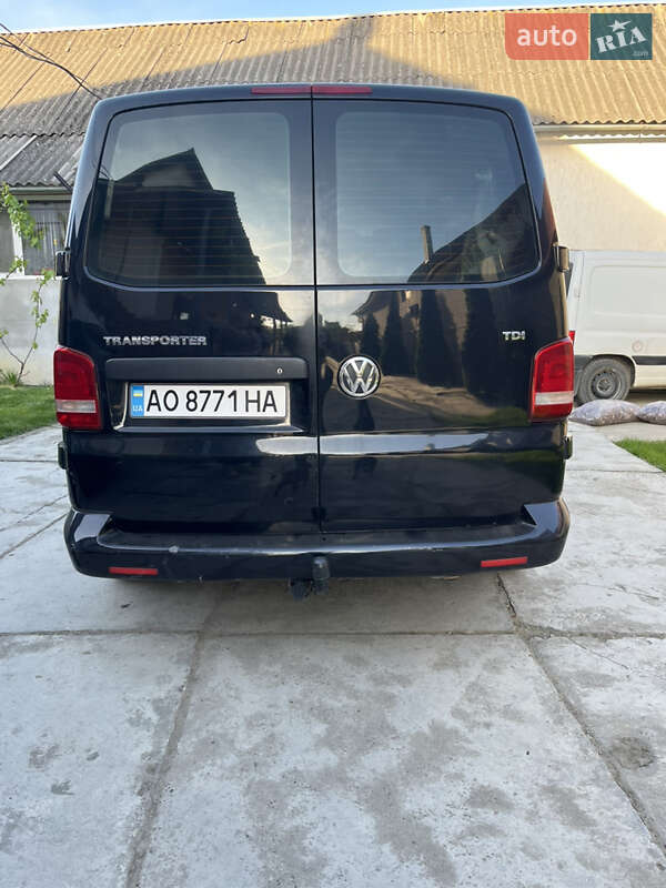 Вантажний фургон Volkswagen Transporter 2011 в Виноградові