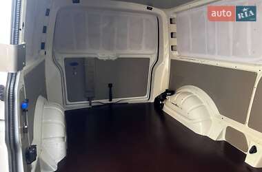 Грузовой фургон Volkswagen Transporter 2017 в 