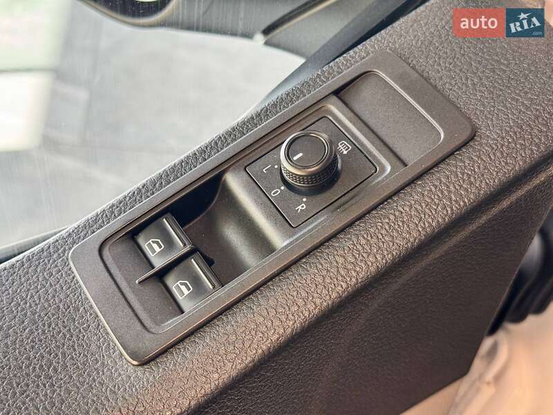 Вантажний фургон Volkswagen Transporter 2018 в Львові
