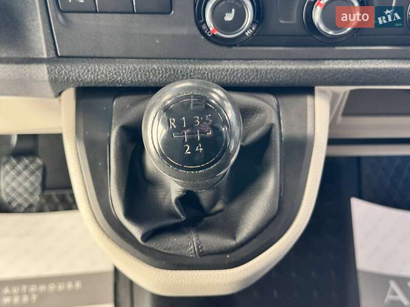 Вантажний фургон Volkswagen Transporter 2018 в Львові