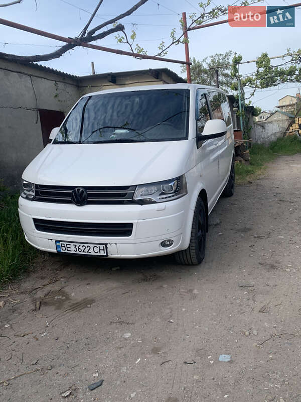 Минивэн Volkswagen Transporter 2012 в 