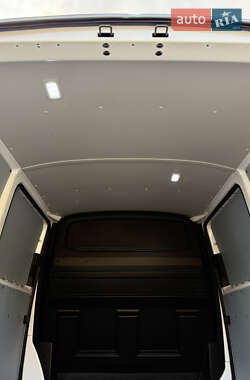 Грузовой фургон Volkswagen Transporter 2020 в 