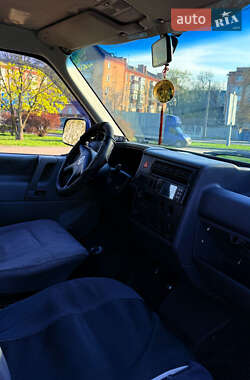 Минивэн Volkswagen Transporter 2000 в 