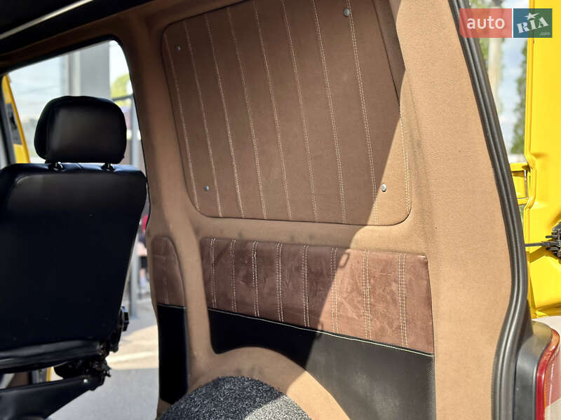 Грузопассажирский фургон Volkswagen Transporter 2013 в Кременчуге
