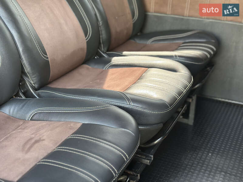 Грузопассажирский фургон Volkswagen Transporter 2013 в Кременчуге