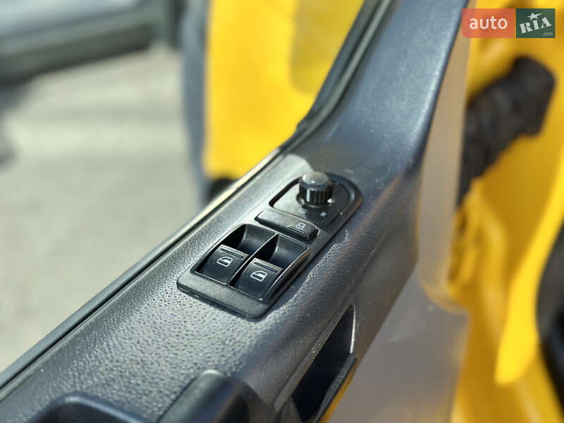 Грузопассажирский фургон Volkswagen Transporter 2013 в Кременчуге