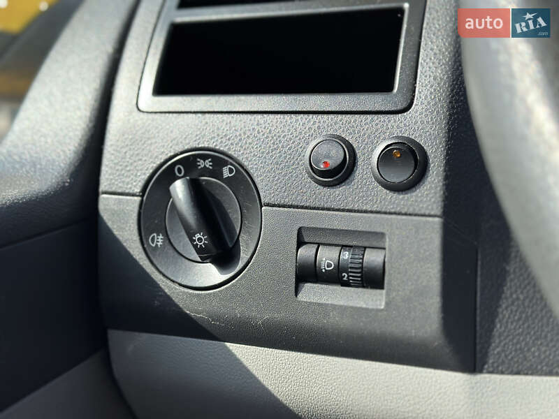 Грузопассажирский фургон Volkswagen Transporter 2013 в Кременчуге