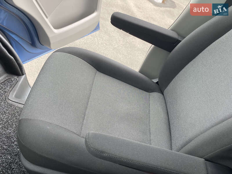 Грузовой фургон Volkswagen Transporter 2017 в Ирпене