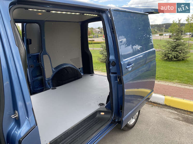 Грузовой фургон Volkswagen Transporter 2017 в Ирпене