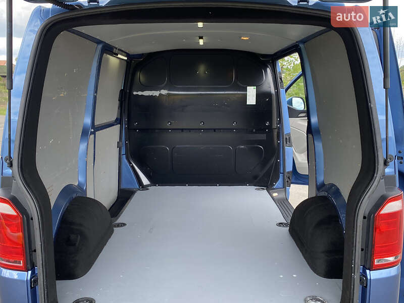 Грузовой фургон Volkswagen Transporter 2017 в Ирпене