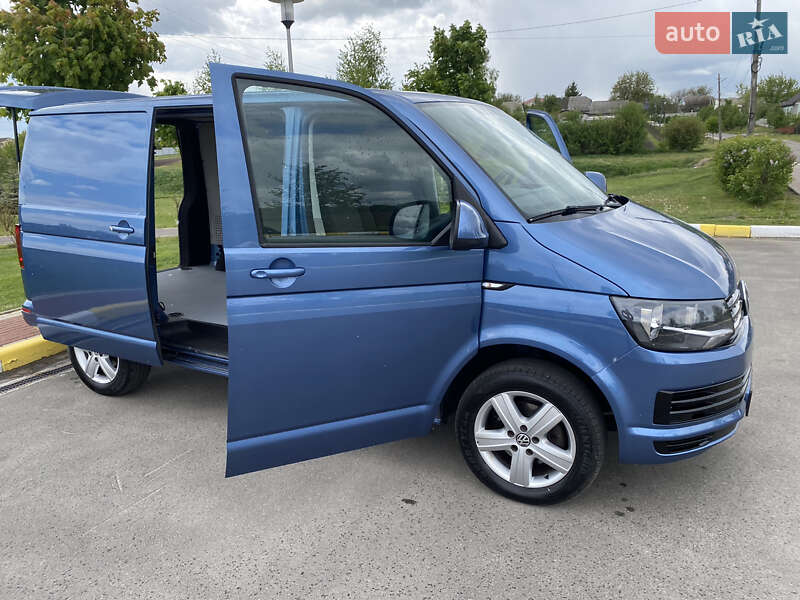 Грузовой фургон Volkswagen Transporter 2017 в Ирпене