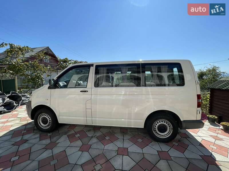 Минивэн Volkswagen Transporter 2009 в Ужгороде