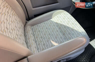 Мінівен Volkswagen Transporter 2010 в 