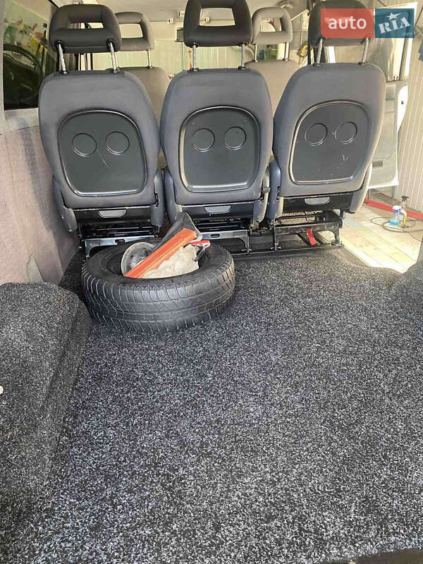 Минивэн Volkswagen Transporter 2001 в Косове