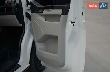 Минивэн Volkswagen Transporter 2016 в 
