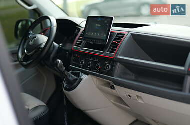 Минивэн Volkswagen Transporter 2016 в 