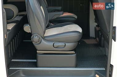 Минивэн Volkswagen Transporter 2016 в 