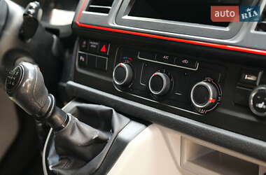 Минивэн Volkswagen Transporter 2016 в 