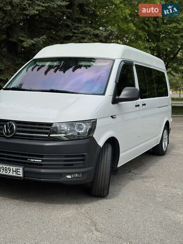 Минивэн Volkswagen Transporter 2016 в Краснограде