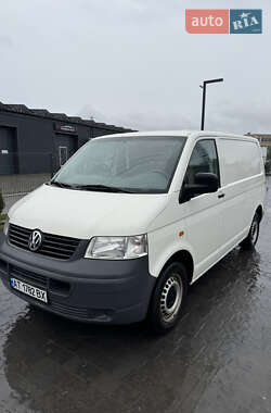 Вантажний фургон Volkswagen Transporter 2006 в Івано-Франківську