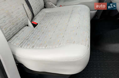 Мінівен Volkswagen Transporter 2013 в 