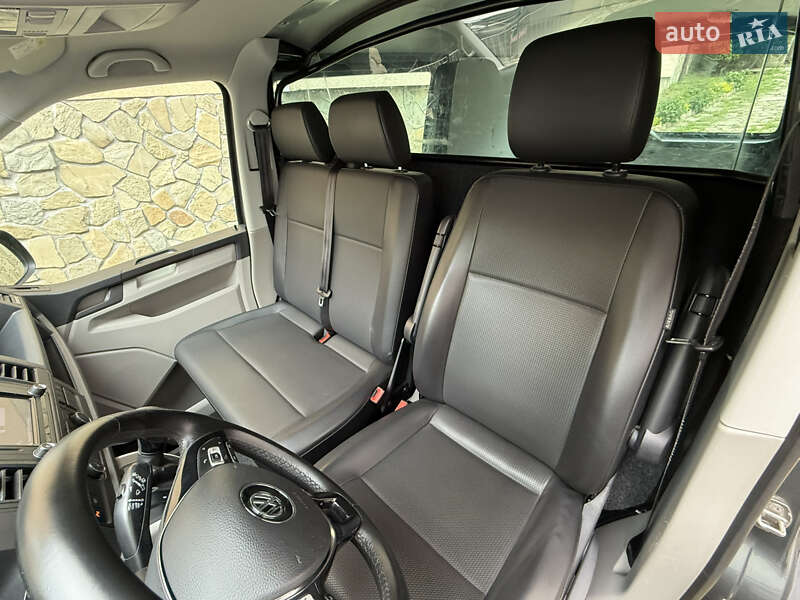 Вантажний фургон Volkswagen Transporter 2019 в Тячеві