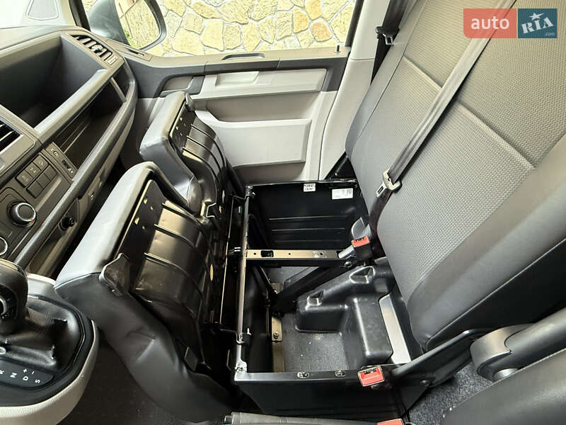 Вантажний фургон Volkswagen Transporter 2019 в Тячеві