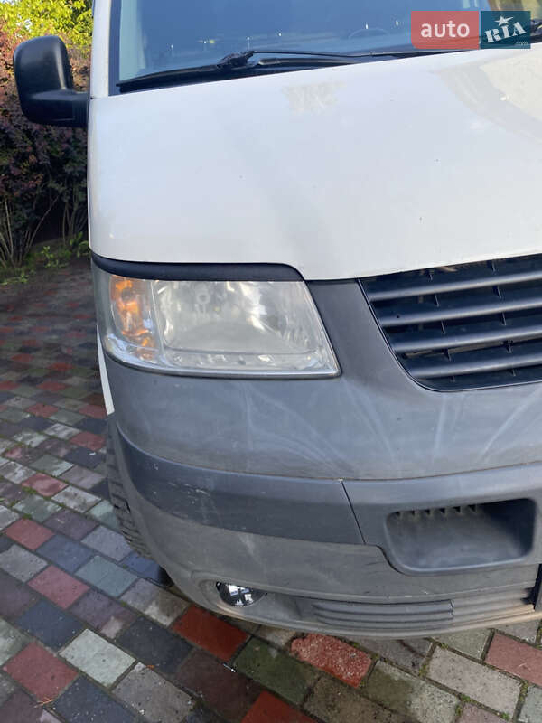 Вантажний фургон Volkswagen Transporter 2006 в Києві