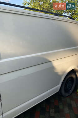 Грузовой фургон Volkswagen Transporter 2006 в 