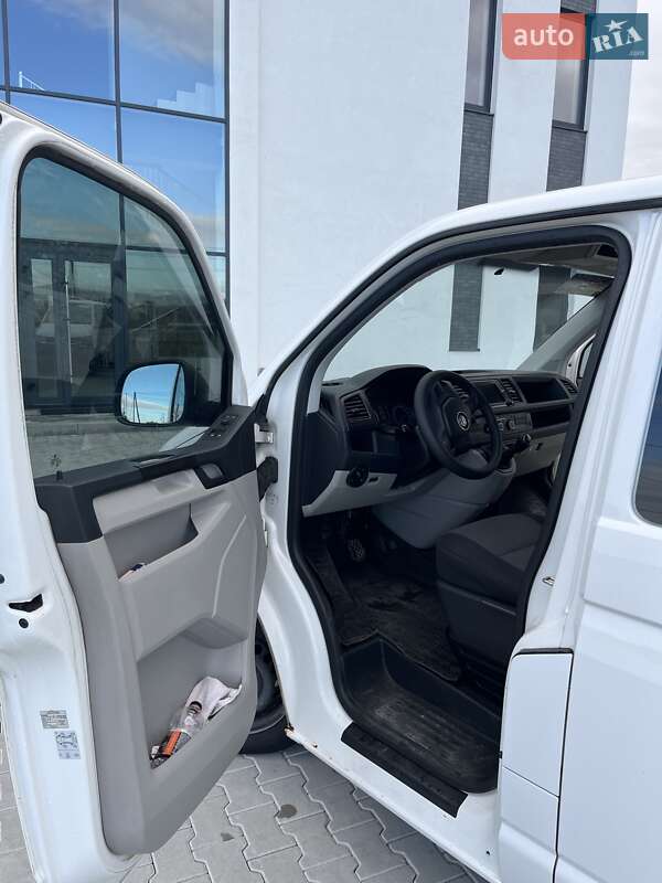 Мінівен Volkswagen Transporter 2016 в Хусті