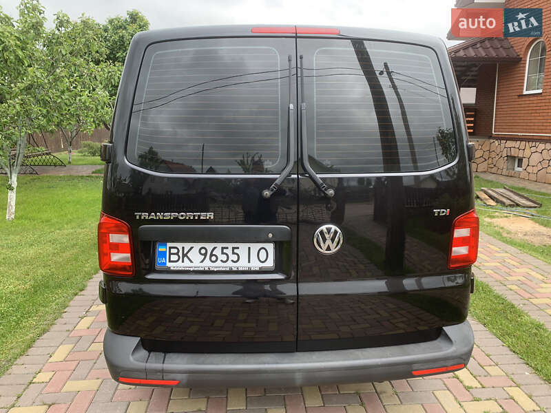 Минивэн Volkswagen Transporter 2016 в Ровно